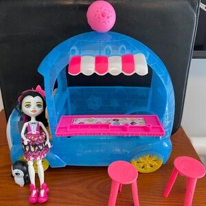 Enchantimals Preena Penguin Doll  & Pet-Wheel Frozen Treats